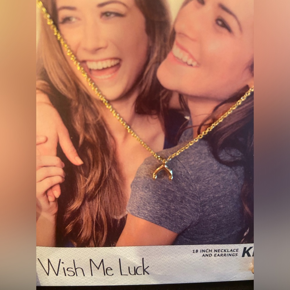 Kitsch Necklace Set “ Wish me Luck”